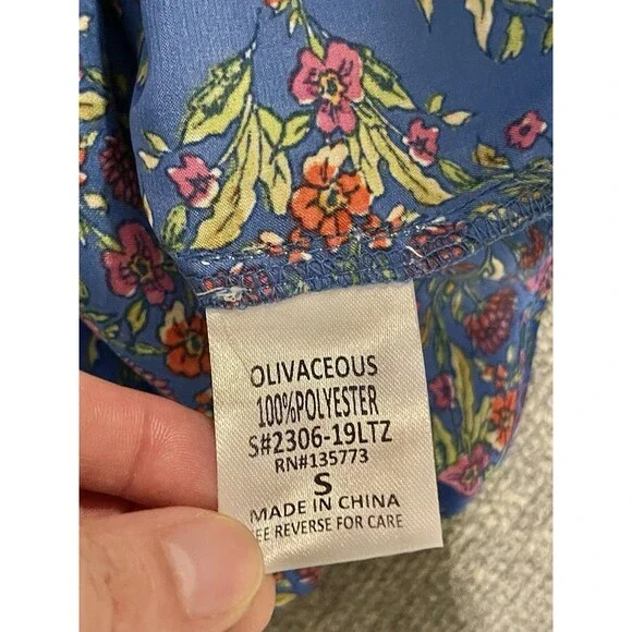 Olivaceous Womens Blouse Sz Small Satin Floral Button down Blue Spring Summer - Picture 11 of 16